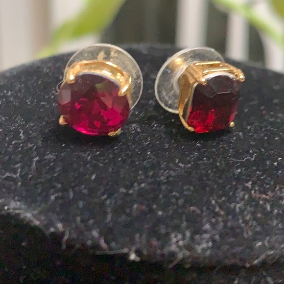 Sale ❤️Kate Spade deep red crystal mismatched circle and square post earrings